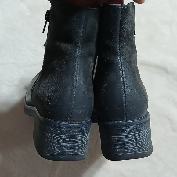 Naot Groovy Leather Boot, Women's Size 7